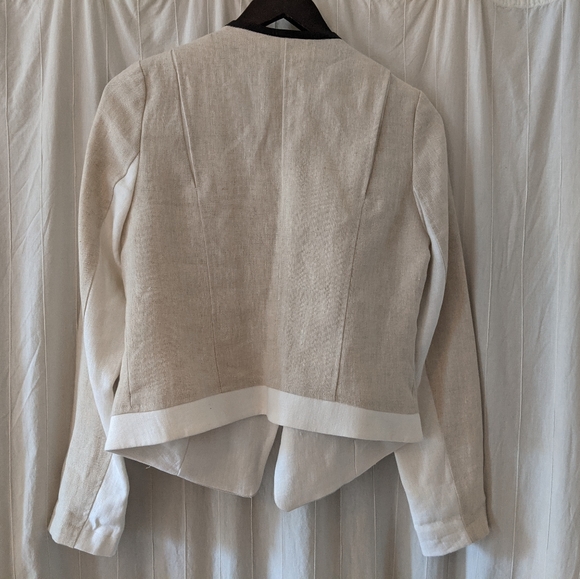 Blazer - Picture 5 of 5